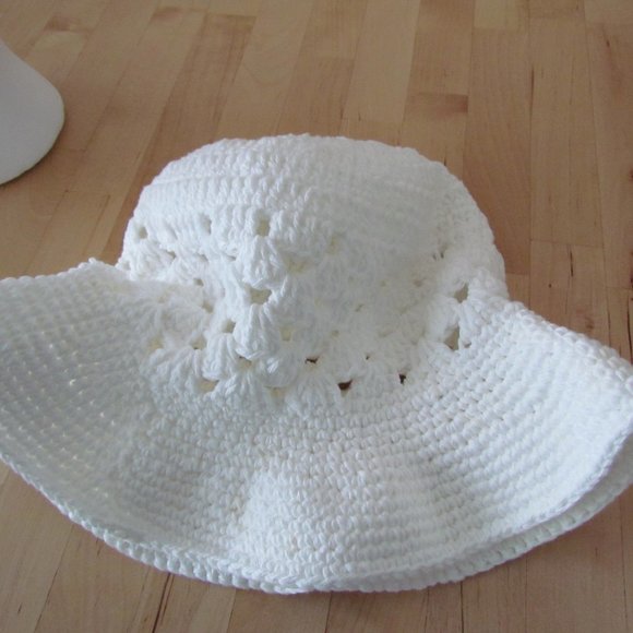 Taller de ABU Handmade crochet hat (white) - Picture 3 of 13